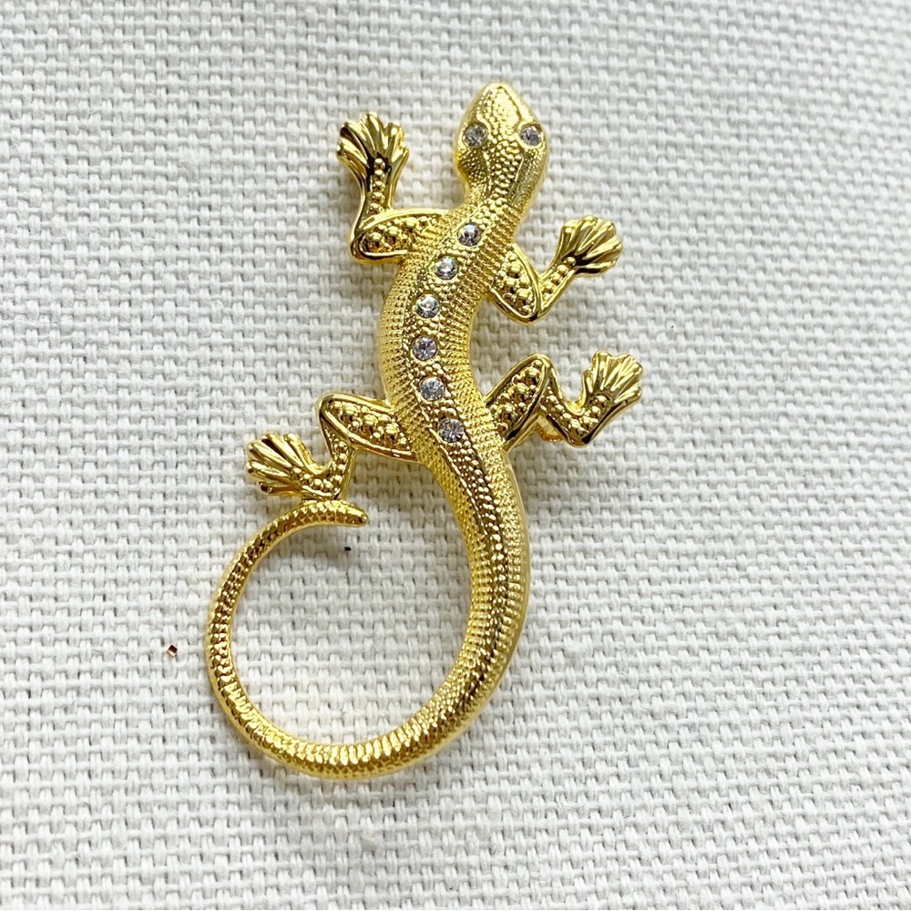 Gold Tone Lizard Brooch with Rhinestones - Hold Your Sunglasses